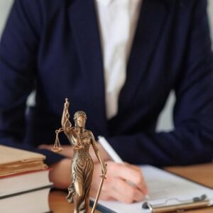 Revisión y redacción de contratos de compraventa inmobiliaria